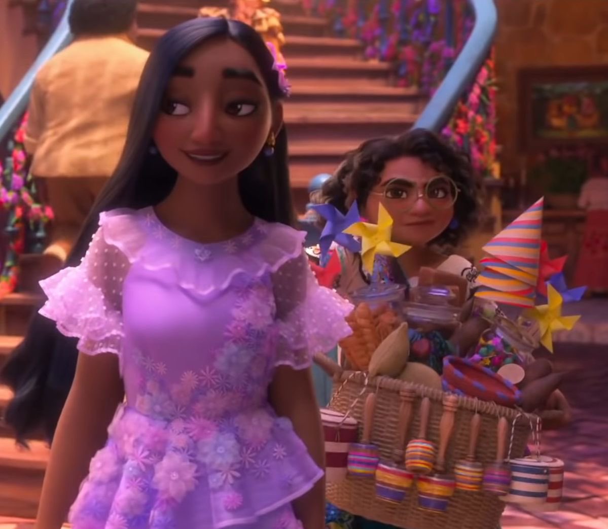 thinking about the potential of exploring the parallels between pepa and julieta when they were younger and isabela and mirabels relationship!

Pepa like mirabel is always seen as a nuisance messing everything up for everyone else. Whilst Julieta is adored by the town.