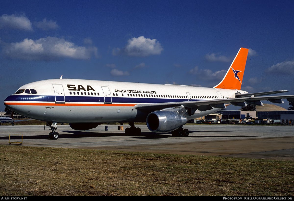 n194at's tweet image. South African Airways
Airbus A300B4-203 ZS-SDE Line #138
JNB/FAOR O. R. Tambo Intl Airport
April 7, 1983
Photo credit Kjell O Grandlund Collection 
#AvGeek #Airline #Aviation #AvGeeks #Airbus #A300 #SouthAfricanAirways #SAA #JNB #Johannesburg 🇿🇦