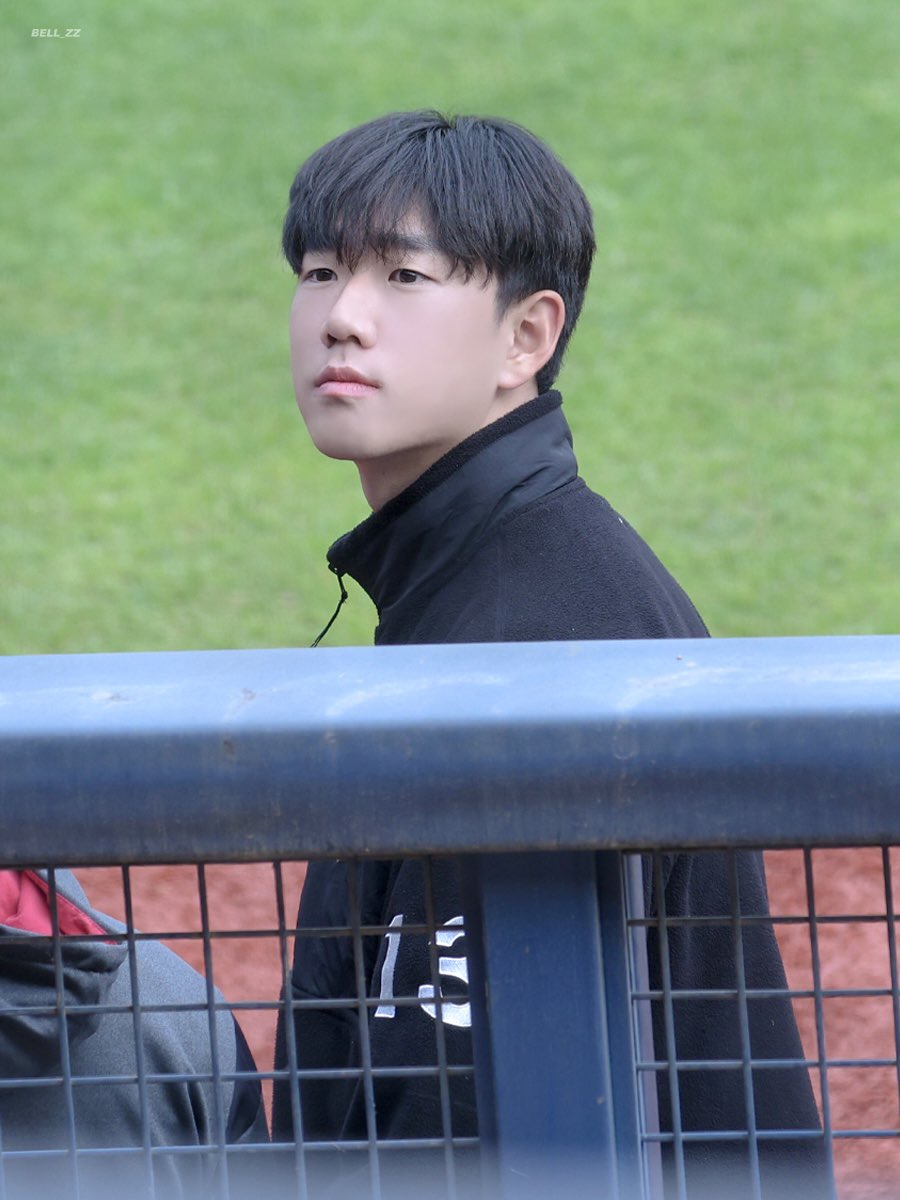 lbell_zz's tweet photo. 이 옷 좋아요 40번 달아서 다시 주세요ㅜ~

260502 #엘지트윈스 #LGTWINS #이종준 https://t.co/Td4lZVU4Rs