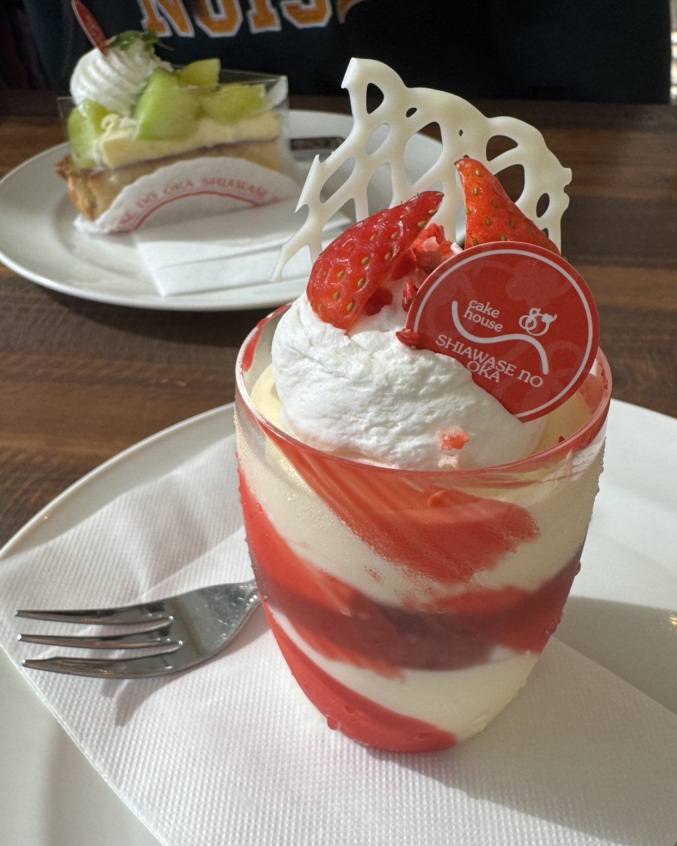 taberujunko's tweet photo. ケーキハウス幸せの丘
苺ティラミスが美味しすぎた🍓

次はオーソドックスなティラミスも食べてみたい https://t.co/pLiH3sUEsn