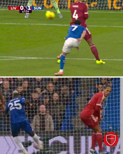 Pernah liat di podcast-nya Jeje kalo ga salah. Gesture tubuh ngelindungin muka pake pantat gini bisa dibunuh sama Shin Tae Yong. 

Bisa dilatih Coach Shin aja ga sih ini Liverpool?