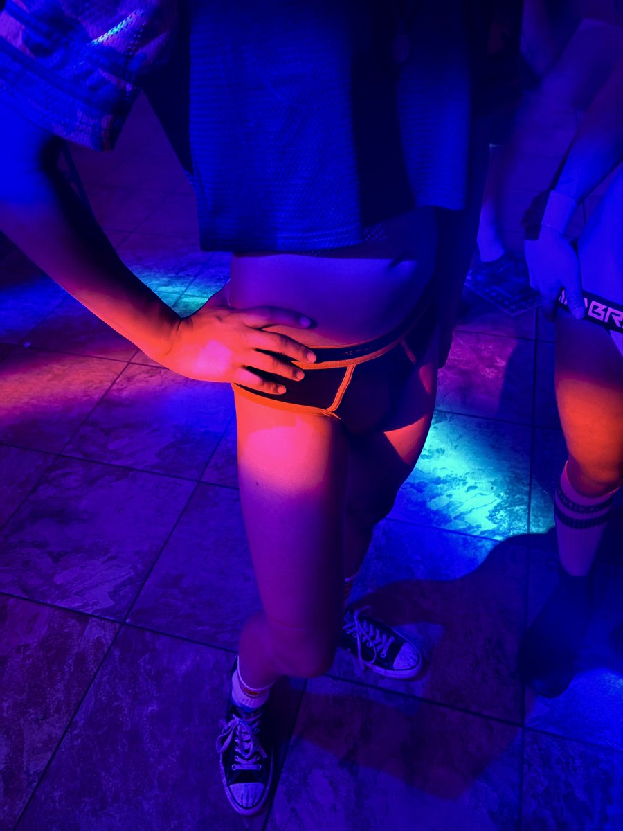 Axel’s 🏳️‍⚧️🍑🔜 FWA tweet media