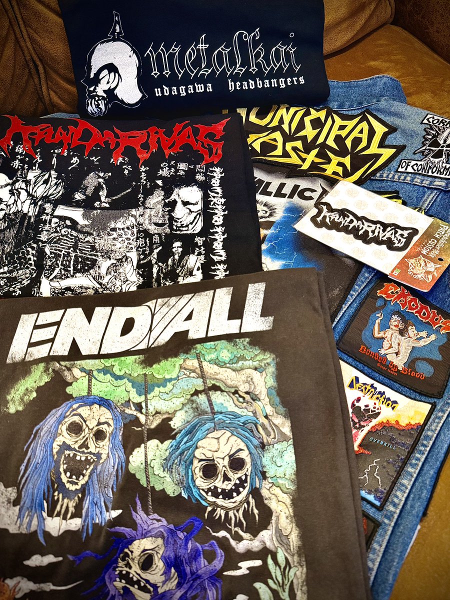 suck_y0u_dry's tweet photo. #BBTS
#ASTERISM
#アイリフドーパ
#COCOBAT
#KANDARIVAS
#HAGANE
#BRIDEAR
#HELLFREEZESOVER
#MELT4
#SEXMACHINEGUNS
#ENDALL
↑↑わたしの渋谷メタル会26
こんなに一気に観られるなんてやっぱやべえ会でした、来年もいきますー。
KANDARIVASのパッチを手に入れたので早速縫うのだ。
#渋谷メタル会 https://t.co/FzBbIGBeKo
