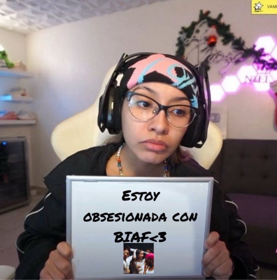 it’s Mikomunidad 🦂 tweet media
