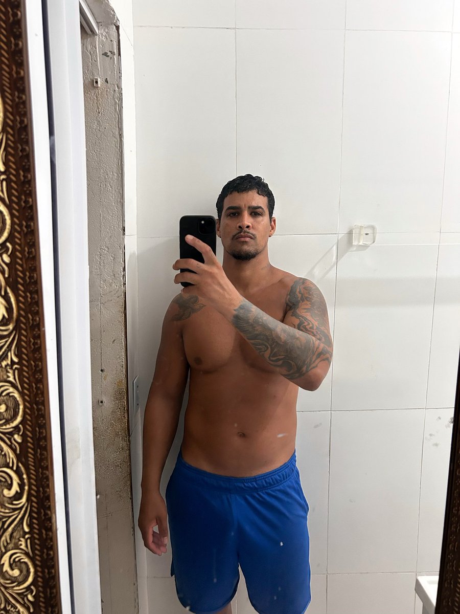 luizsaanto's tweet photo. Ainda estou aqui https://t.co/xOyutmIRAB