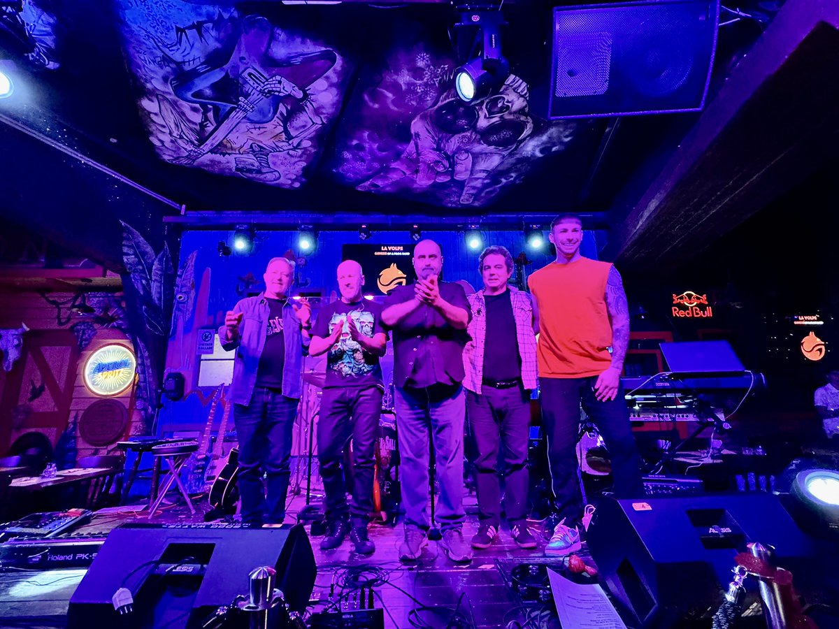 Ancora qualche scatto de LA VOLPE live Chattanooga Saloon - Appia Nuova, ROMA, sabato 1° Maggio. 📸 Teodora Titi 🙏🏻🦊