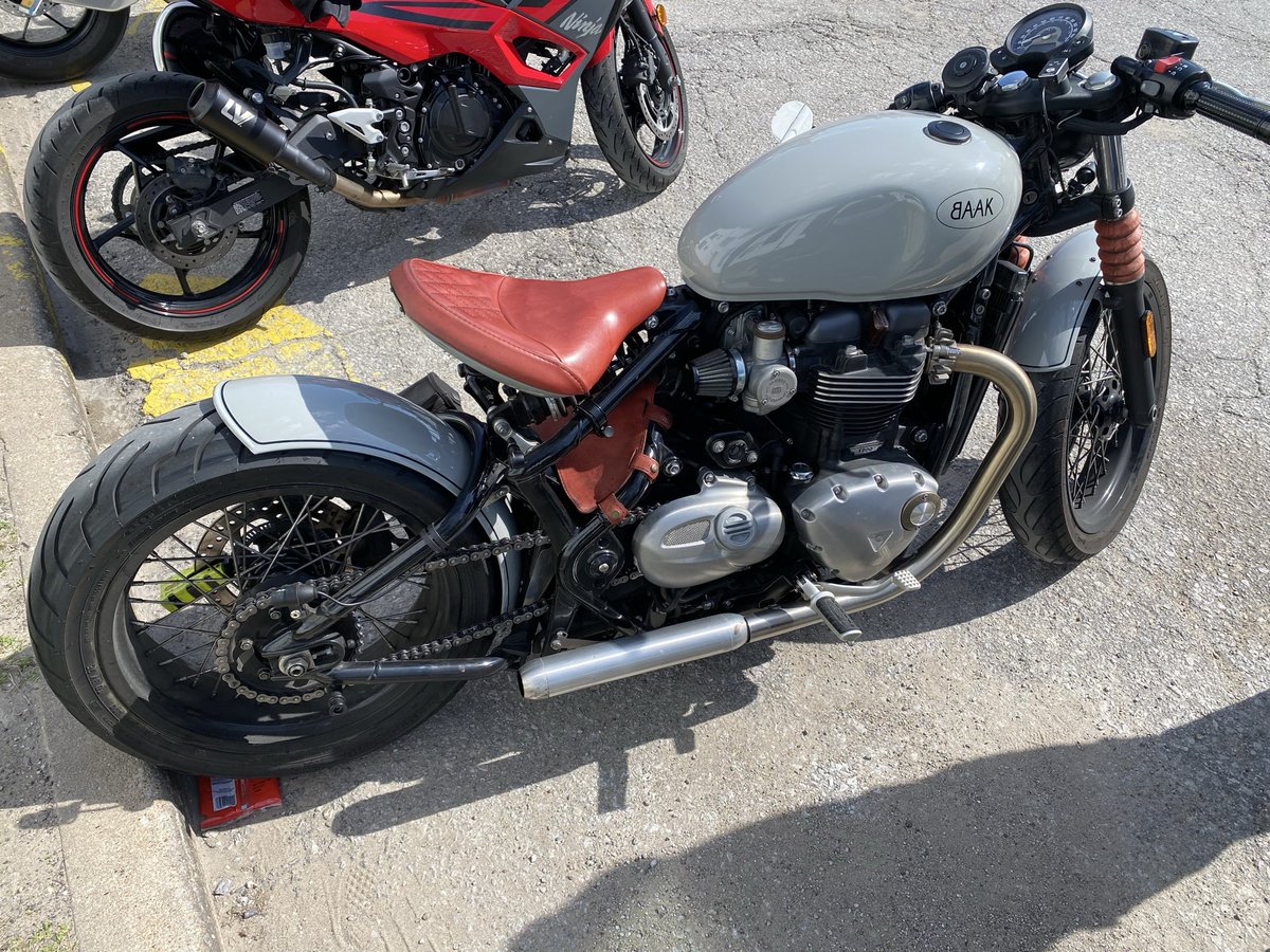 Moto_History's tweet photo. A BA AK custom Triumph bobber. Few are around. #baakcustoms #bobbermotorcycles. #triumphbobber. #streetcustoms. #modifiedbikes https://t.co/kJIviHjAaG