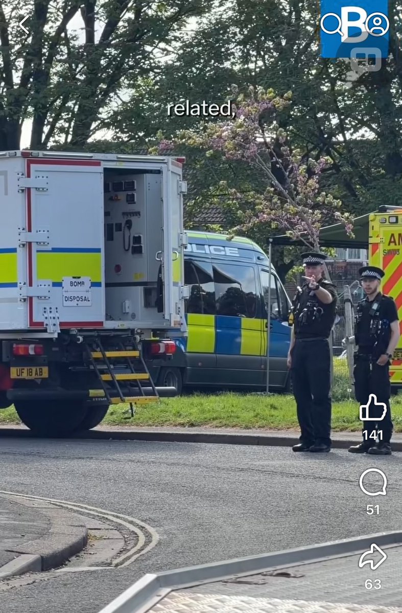 BeeCee4UK's tweet image. so you're telling me that the #bristol explosion IS NOT terror related ?

even though the UK has been risen to a #severe terror threat level??

the police and #uk PM need to be open about this, a bomb disposal unit with soldiers on scene is not a good look.