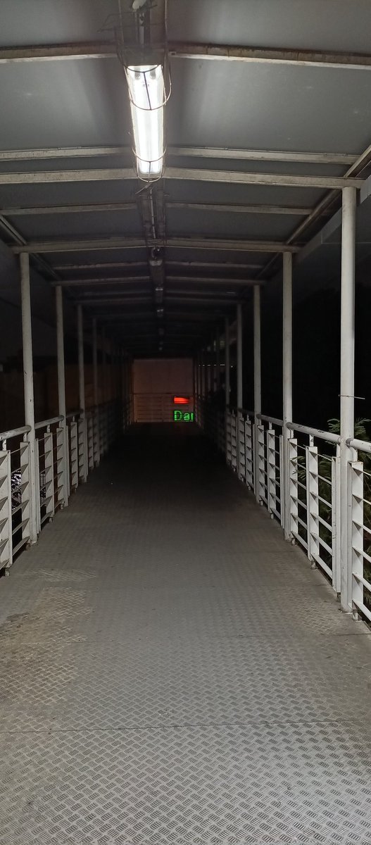 Jembatan Sunter Utara masih dalam keadaan separuh gelap gulita. Tunggu jatuh korban? <a href="/DKIJakarta/">Pemprov DKI Jakarta</a> <a href="/jkt_smartcity/">Jakarta Smart City</a> <a href="/BinaMargaDKI/">Dinas Bina Marga Provinsi DKI Jakarta</a> <a href="/PT_Transjakarta/">Transportasi Jakarta</a>