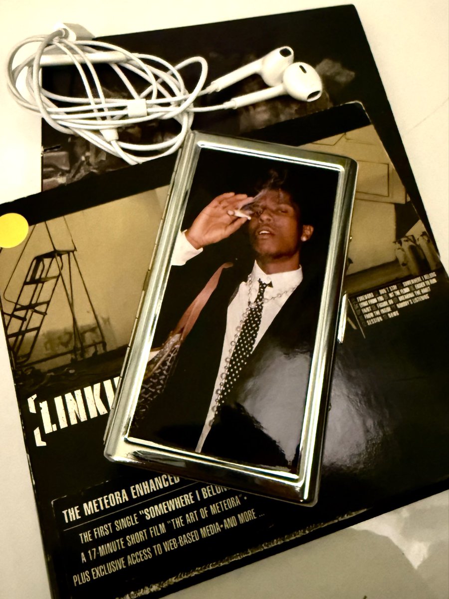 alibi0417's tweet photo. 🚬&amp;🎵 i like rocky https://t.co/3YmMiZatBP