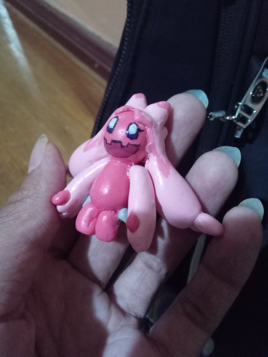 HimikoMorena's tweet photo. CHAVEIRINHO DE TINKATON!!!💕
e seu martelo feito de corviknight🔨🐦

as encomendas estão abertas, agora tbm faço chaveiros de biscuit, logo logo chego com a nova tabela de preços😊

#biscuit #tinkaton https://t.co/eiizBWBNCz