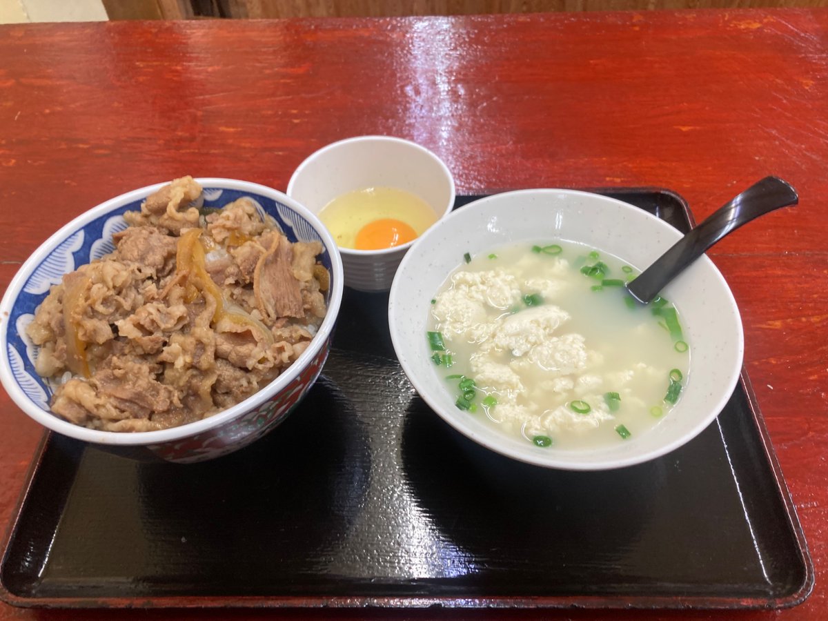 hideaki1994's tweet photo. ��月、沖縄へ行った時、夜中AM03:30何かを食べたくなり…

どん亭(牧志店)へ
牛丼とゆし豆腐のセット

なぜこちらの店へ行ったのかは武蔵新城店がなくなってたので気になり…

昔は川崎さいか屋通りにもあったんですが…

で沖縄どん亭、酔っ払いレベルが違いました😪🤮🤬

国際通りの近くです。 https://t.co/pSloaBnhrM