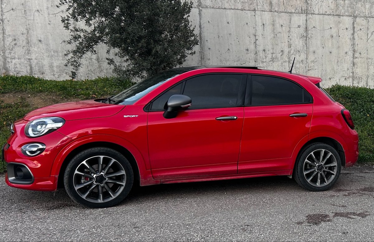 QuadrifoglioFB's tweet image. Bazı arabalar sadece götürür.  
Bazıları hissettirir.  

İtalyanlar ikinciyi iyi yapıyor.  

500X Sport bu tarafta.

#fiat #fca #500Xsport