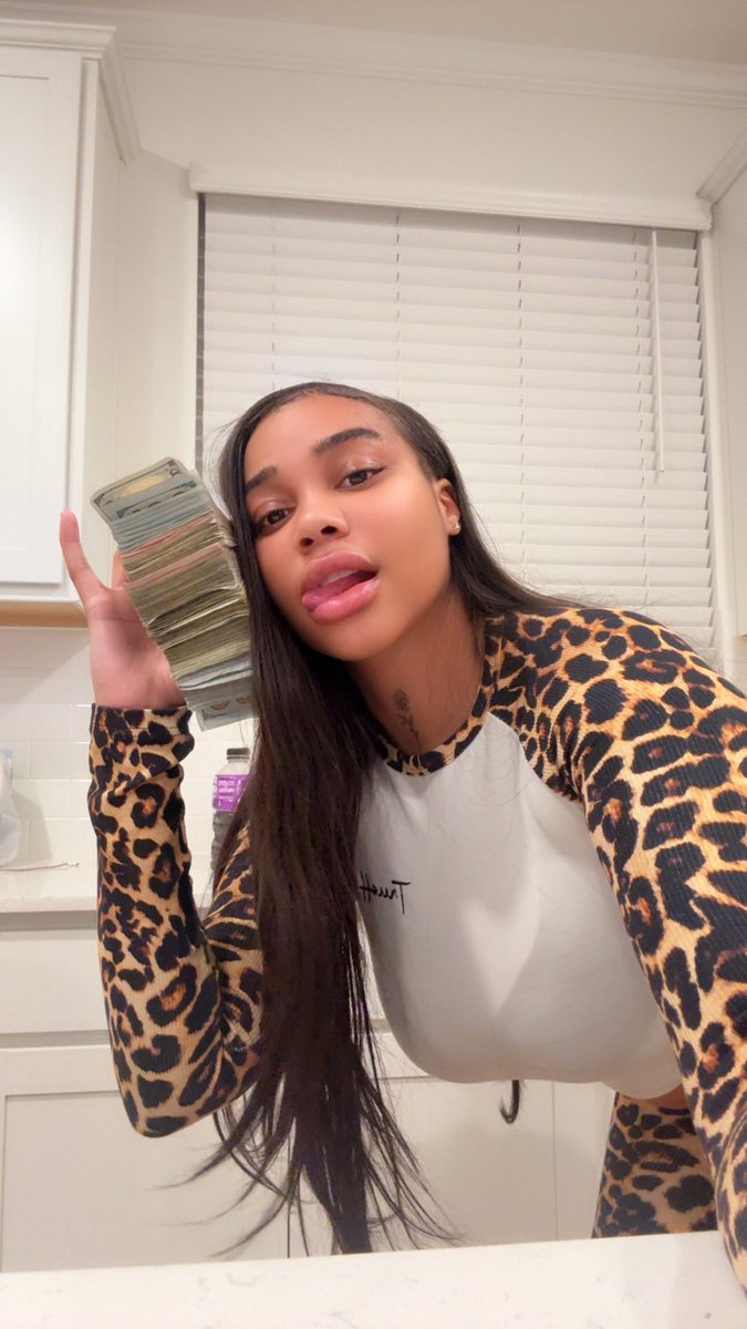 Juicy Cee tweet media