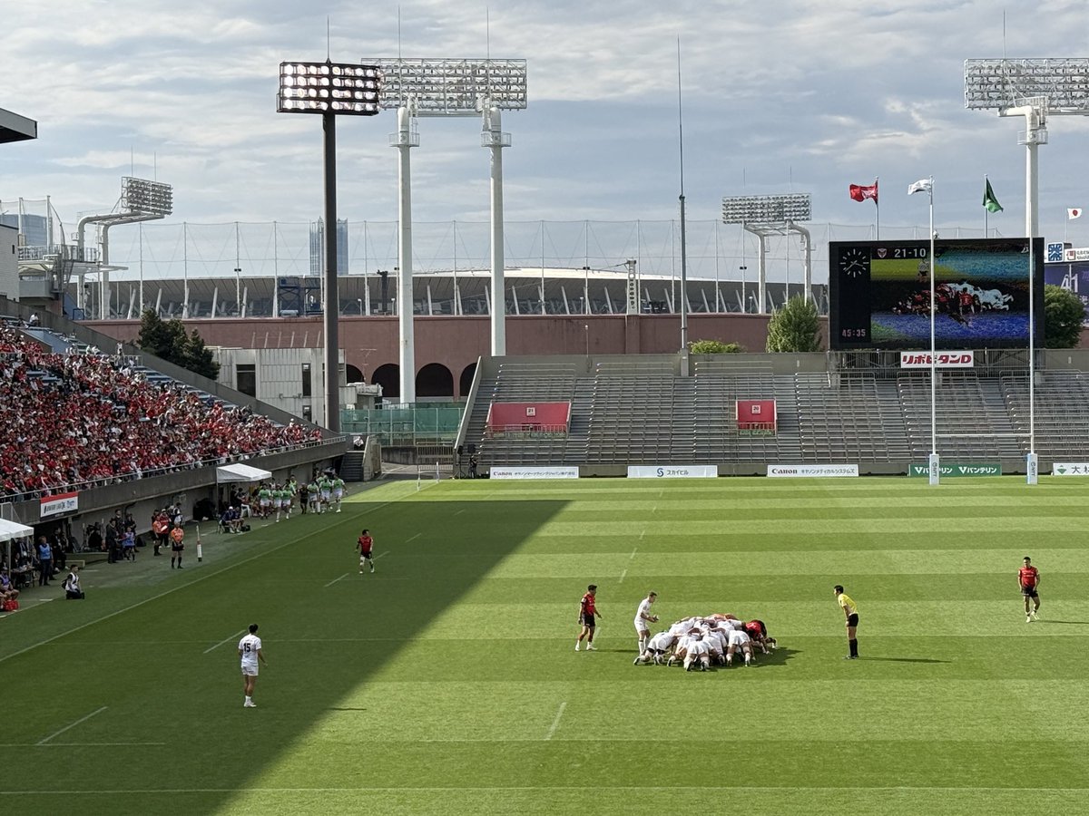 sangurasukarate's tweet photo. 今日は秩父宮ラグビー場
キヤノン🆚三菱
ラグビー日和だったわぁ
秩父宮ラグビー場の横に神宮球場、その奥に国立競技場（今はなんとかってやつね）
デクラーク最後に拝めて良かったわ😆 https://t.co/LDXHQNNmGz