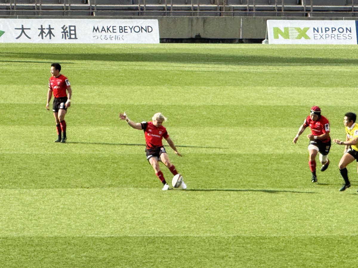 sangurasukarate's tweet photo. 今日は秩父宮ラグビー場
キヤノン🆚三菱
ラグビー日和だったわぁ
秩父宮ラグビー場の横に神宮球場、その奥に国立競技場（今はなんとかってやつね）
デクラーク最後に拝めて良かったわ😆 https://t.co/LDXHQNNmGz