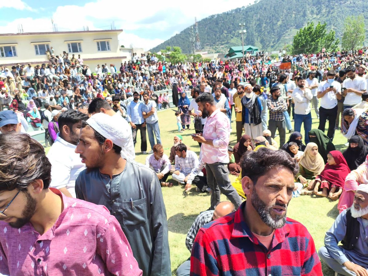 Ayaz786000's tweet photo. Massive gathering at support stadium Doda on arrival of Mehraj Malik https://t.co/EOJ8SNruqk