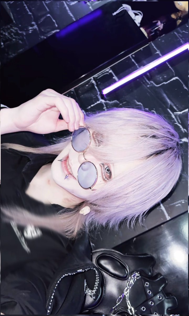 gadela_Somnia's tweet photo. 今日はサングラスです
おきゅいん
 #メンコン  #メンズコンカフェ  #Xenosomnia  #歌舞伎町 https://t.co/sDXagwD3t0