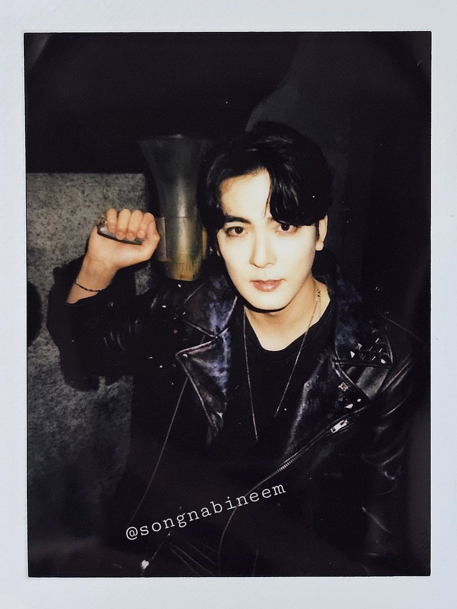 songnabineem's tweet photo. 난 글렌 🎸
다른 이름은,
💥섹시다이너마이트💥

#이게_우리의_폴라야
#우린_어떤_폴라를_뽑아야_할까
#그냥_폴라가_아니라_심장박동이야
#이_폴라가_내_폴라야
#우리의_폴라는_기억보다_오래남아
#P는_폴라의_숨결
#문시온 https://t.co/vtm1KkwsoV