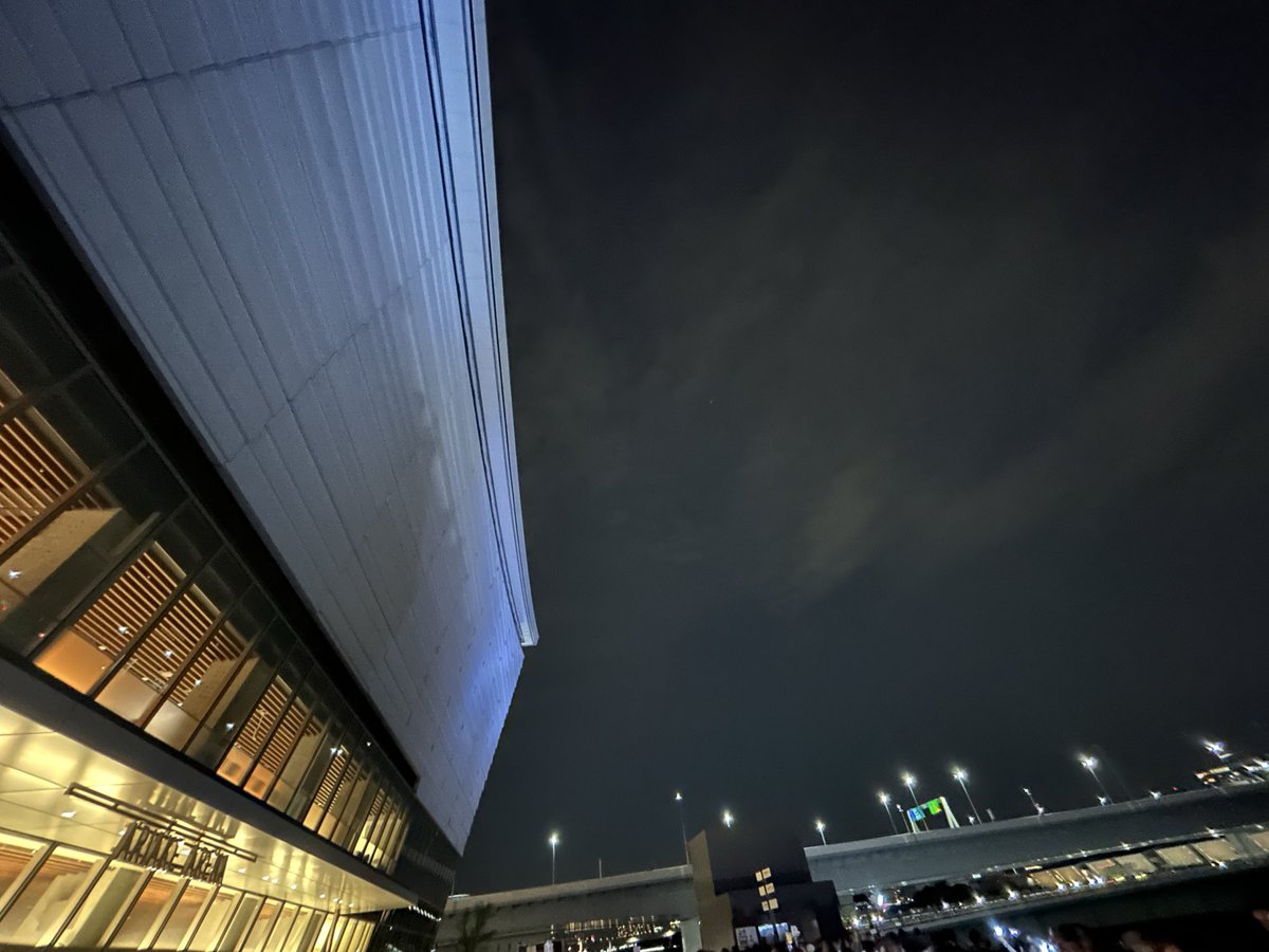 私が個人的に数えた結果
このツアー中でデビュー以来通算502公演目のSaharian Nightを迎えたと思います(たぶん)🥳

しかも05.02で終えるという何ともQUANTUMを感じるツアーでした👏👏
量子もつれって面白い世界😊
#TMNETWORK 
#QUANTUM