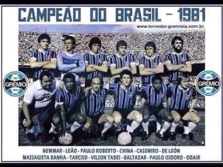 radiohtoficial's tweet photo. E hoje faz 45 anos!
Aquele grupo especial que nos deu o Primeiro Brasileiro em 1981!
Um muito obrigado àquele time vitorioso!
#Gremio #RadioHT #HospicioTricolor
#GrêmioCampeão #Brasileirao https://t.co/uytCrZCJmG