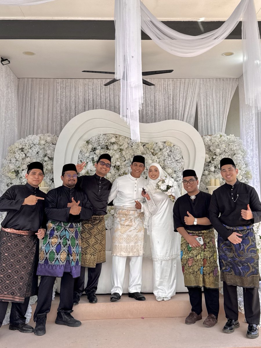 sayabeng's tweet photo. congratulations KA &amp; L 🤍💍🤎 https://t.co/HE4FAHVZRy