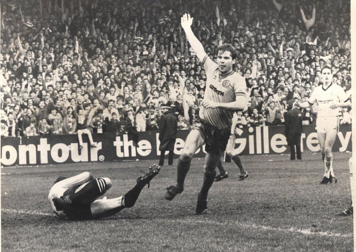 PedroTwentyTwo's tweet photo. Happy Albert Kidd Day #celtic #champions  #lovestreet #40years https://t.co/gBH7QKVH2x