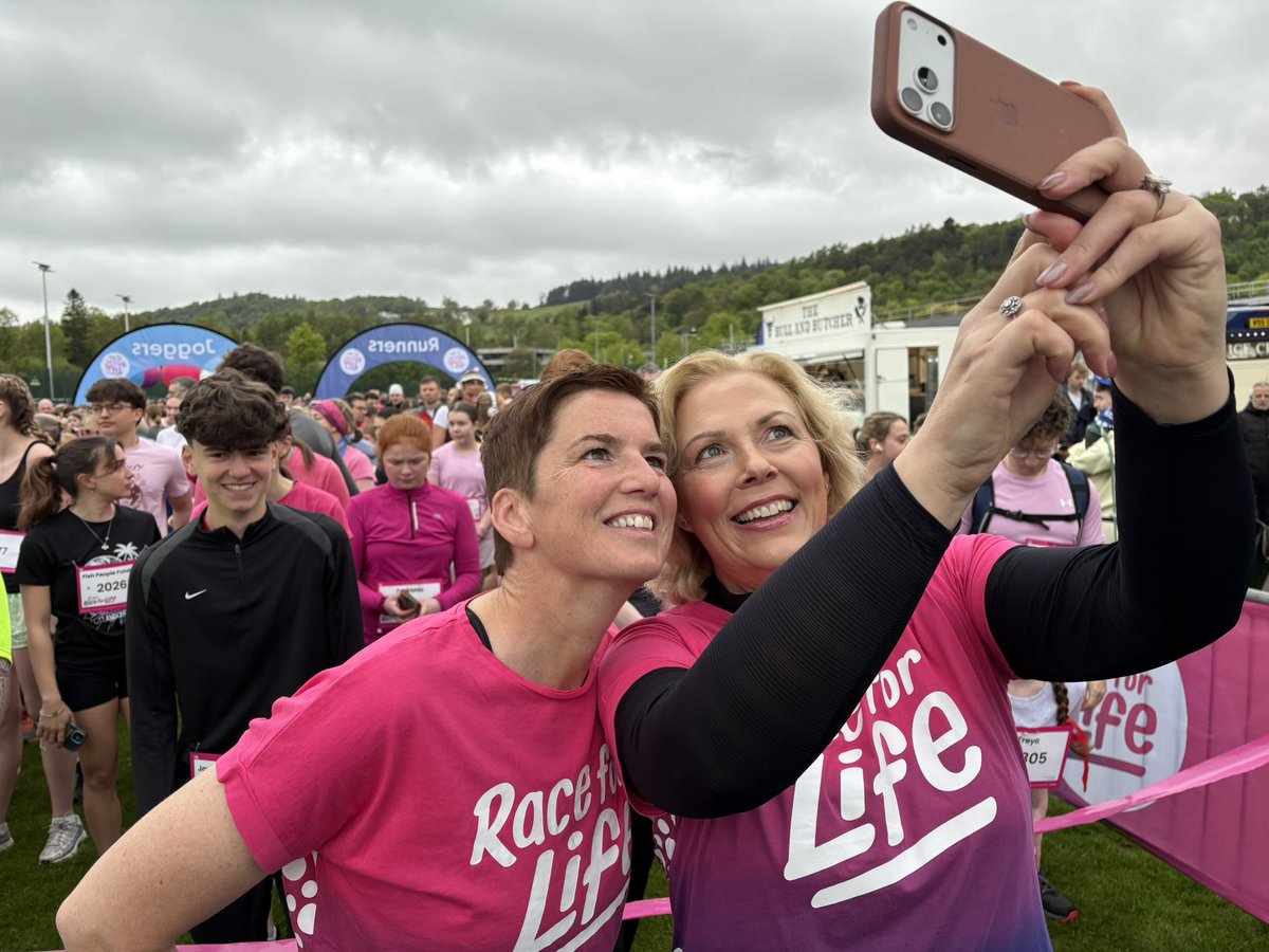 CRUKScotland's tweet image. Fabulous day at Scotland’s first #RaceforLife of 2026 for @CR_UK, raising funds for life-saving research 💕 Huge thank you to Professor Jayne Donaldson &amp;amp; Cathy Gallagher of @StirUni who have both overcome breast cancer &amp;amp; were our official starters @raceforlife Stirling. 🌟👏