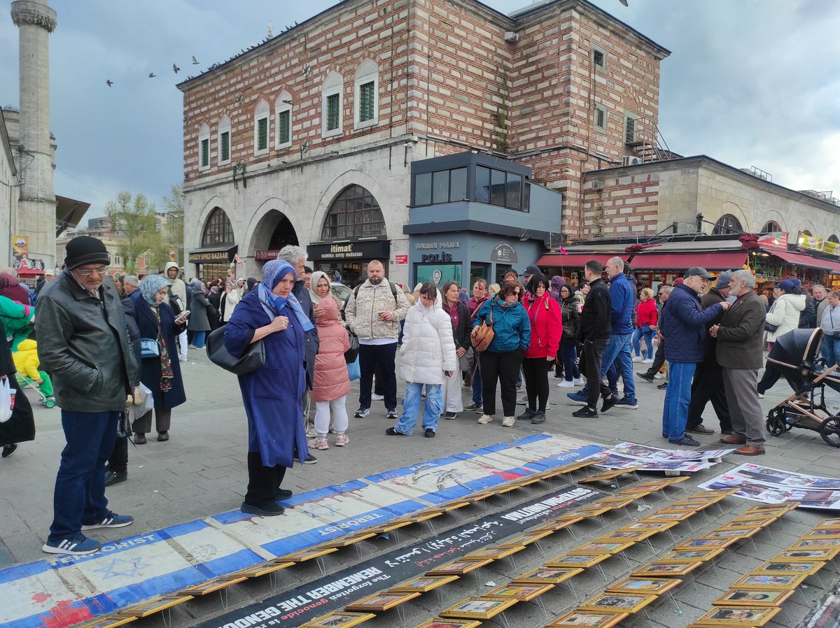 FatihSaadet's tweet photo. Gazze stantımızı ziyaret ederek çalışmamıza destek olan GİK üyemiz Muzaffer Serenli'ye teşekkür ederiz. Siyonist soykırımı unutturmamak için 132 haftadır meydanlardayız. 
#soykırımıunutma 
#gazze #gaza https://t.co/amUiW7QSod