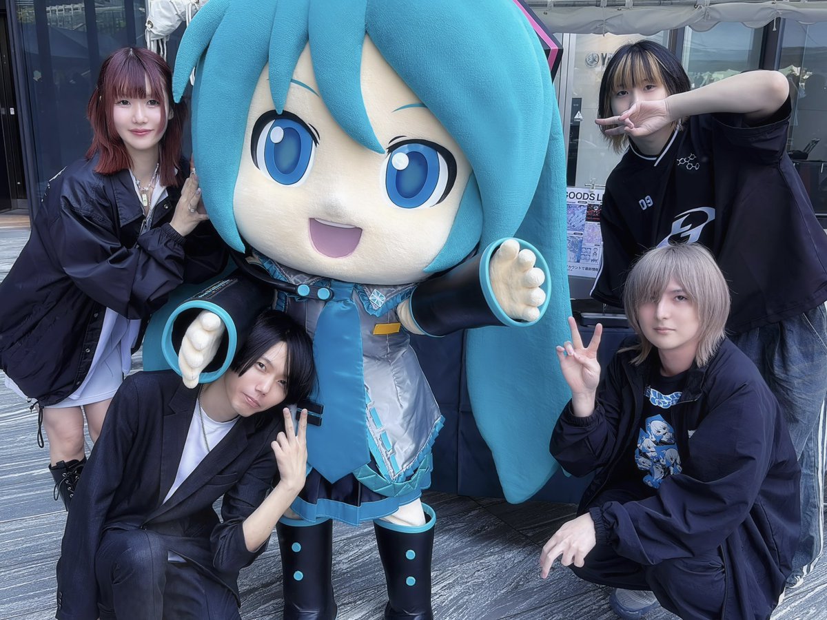nextlight_jp's tweet photo. ❯❯ イベント参加情報
#ProjectCircles - ミクたちとの共振 -

DJ出演&amp;クリエイターズマーケット出展、ありがとうございました✴︎

オフィシャルイベントに携わることができてとても光栄でした！
ダヨーさんと📸 https://t.co/Q6dDYHbOOk