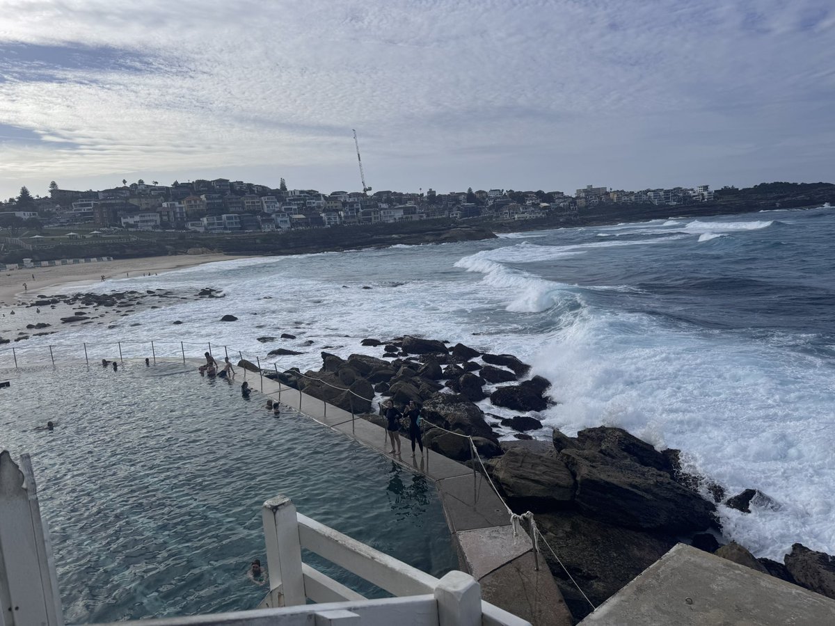 DadRebooted's tweet photo. Bondi to Coogee walk… stunning.

Decided to walk it back as well.
3h 25 later… this wasn’t a walk, it was a poor life choice. https://t.co/neEtcAfi9f