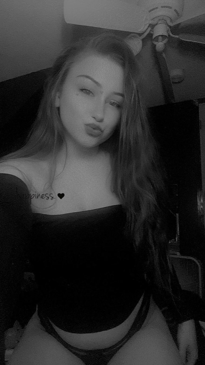 molls✨ tweet media