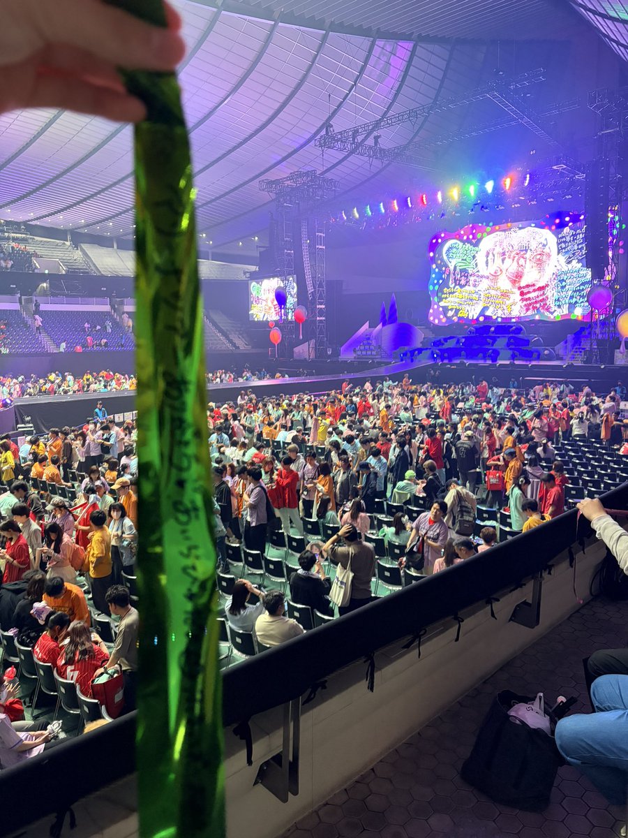 Nahx7g's tweet image. 昨日初めてFRUITS ZIPPER のライブ行った！コールすごくて楽しかった😆
今日は席が昨日より近くなってテープもゲットした😭
昨日と違う曲も披露してくれてまじ神だった😇
5日、6日も参戦するので、楽しみです！
#FRUITS ZIPPER  
#櫻井優衣
