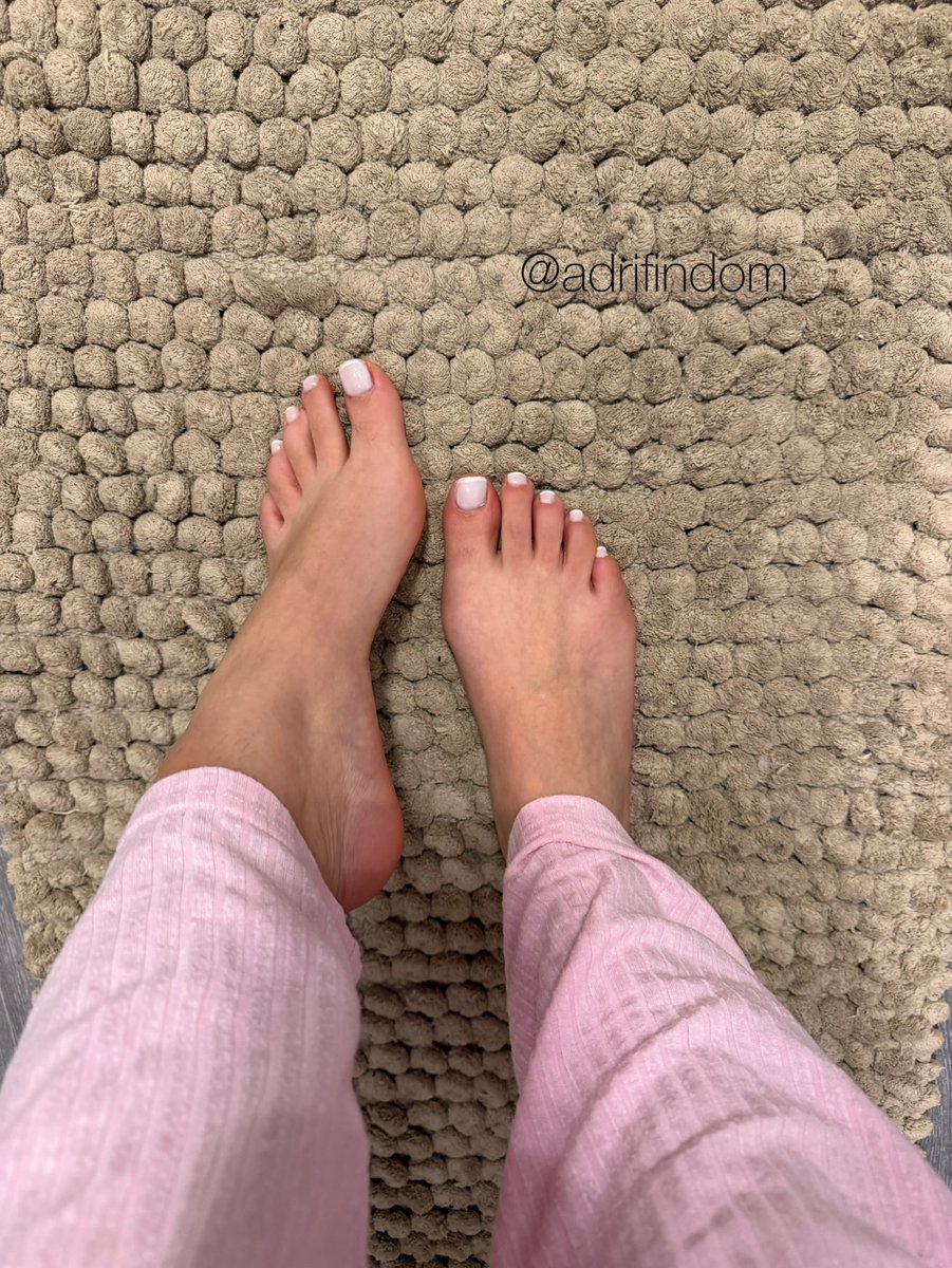 Tu donnerai tout pour mes pieds 🙂‍↔️ hein ? 
D’ailleurs pédicure à rembourser 30€