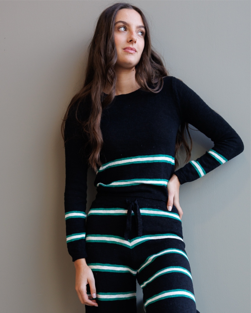 amomentofnow's tweet image. Who’s ready for cozy season? ☁️ Our newest Round Trip Long Sleeve Crew is here for fall adventures. Super soft 100% cotton, easy pullover. Snag yours before they’re gone (final sale)! Try It: amomentofnow.com/products/round… #NewArrival #CozyVibes #FallFashion #OOTD