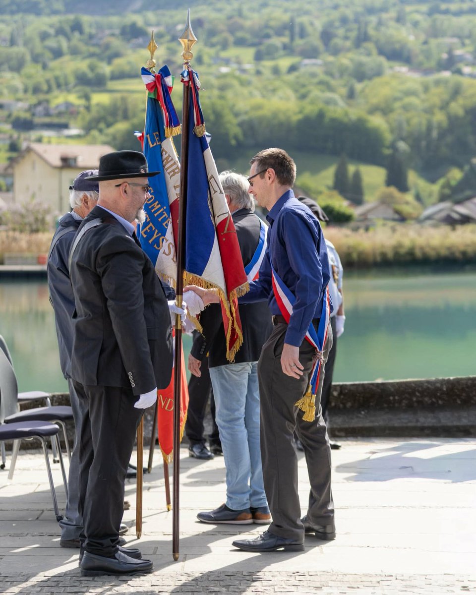 FlorianZuccalli's tweet photo. [CÉRÉMONIE] 🇫🇷 Dimanche 26 avril, nous nous sommes réunis à l’occasion de la Journée nationale du souvenir des victimes et héros de la Déportation, lors d’une cérémonie commune aux deux Seyssel, rive droite https://t.co/Md7Lto7My5
