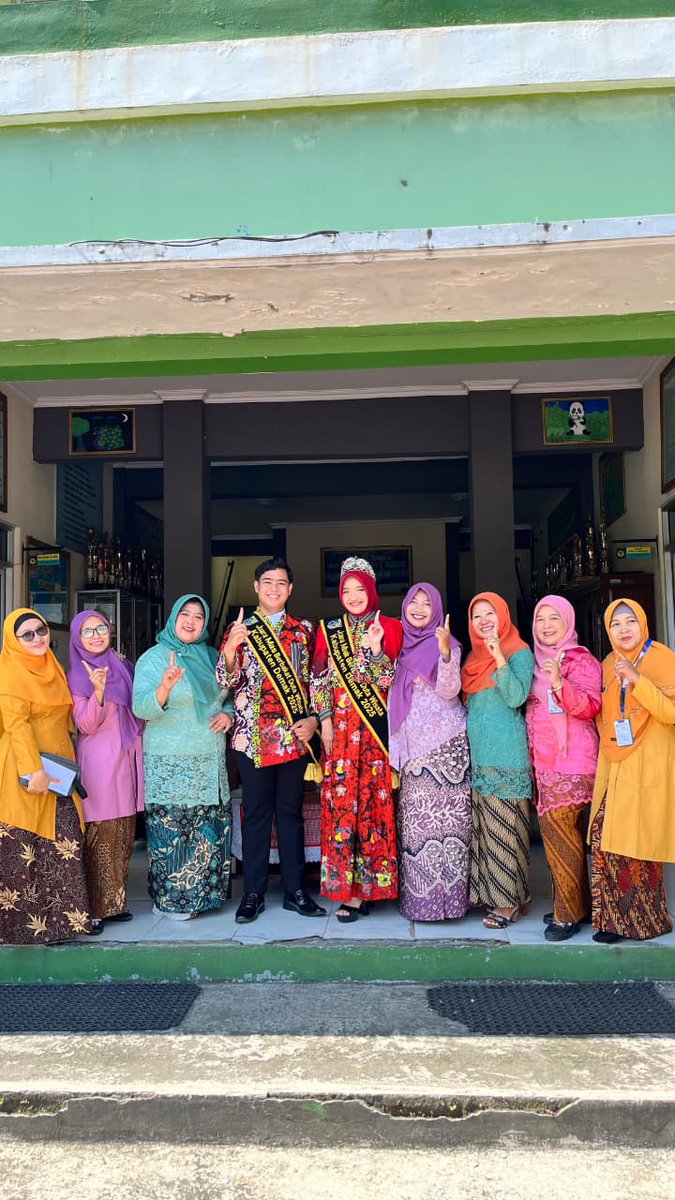 smp1dmk's tweet photo. Masih dalam rangkaian acara Hari Pendidikan Nasional https://t.co/2OkiZZBgRj