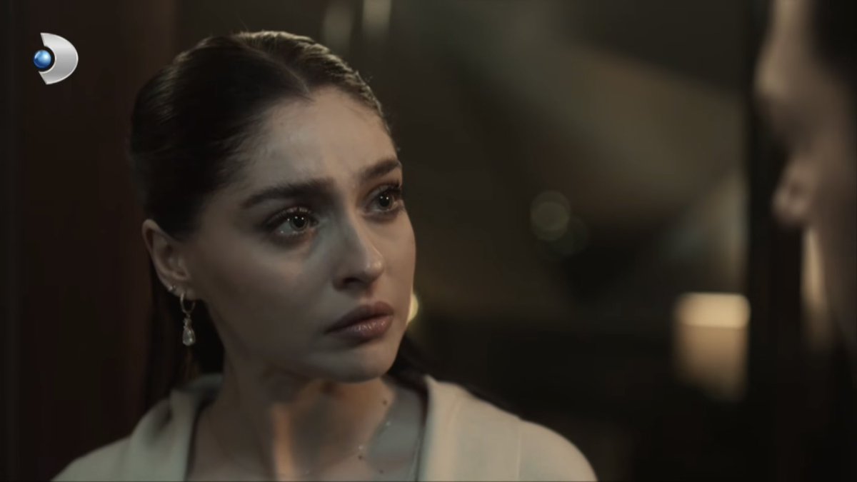 seniyakost's tweet photo. I’m so glad they didn’t go with that stupid “I have no choice, we have to break up” trope. I love when clichés get shattered.

#güllervegünahlar 
#zeyser https://t.co/zXy39unGbu