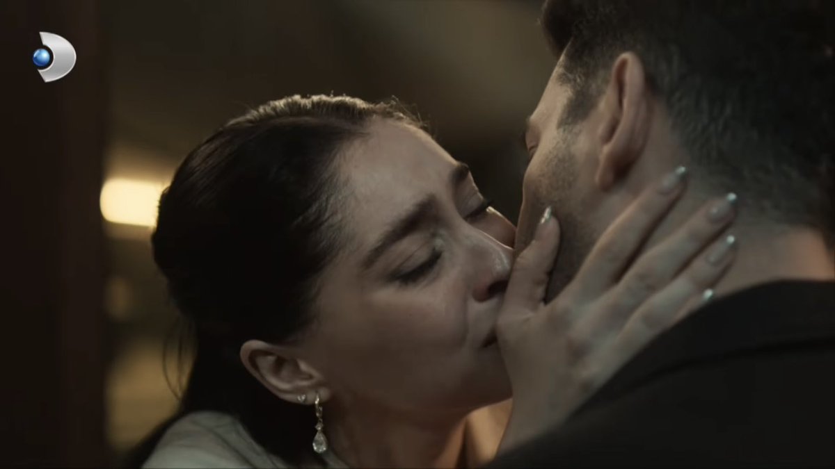 seniyakost's tweet photo. I’m so glad they didn’t go with that stupid “I have no choice, we have to break up” trope. I love when clichés get shattered.

#güllervegünahlar 
#zeyser https://t.co/zXy39unGbu