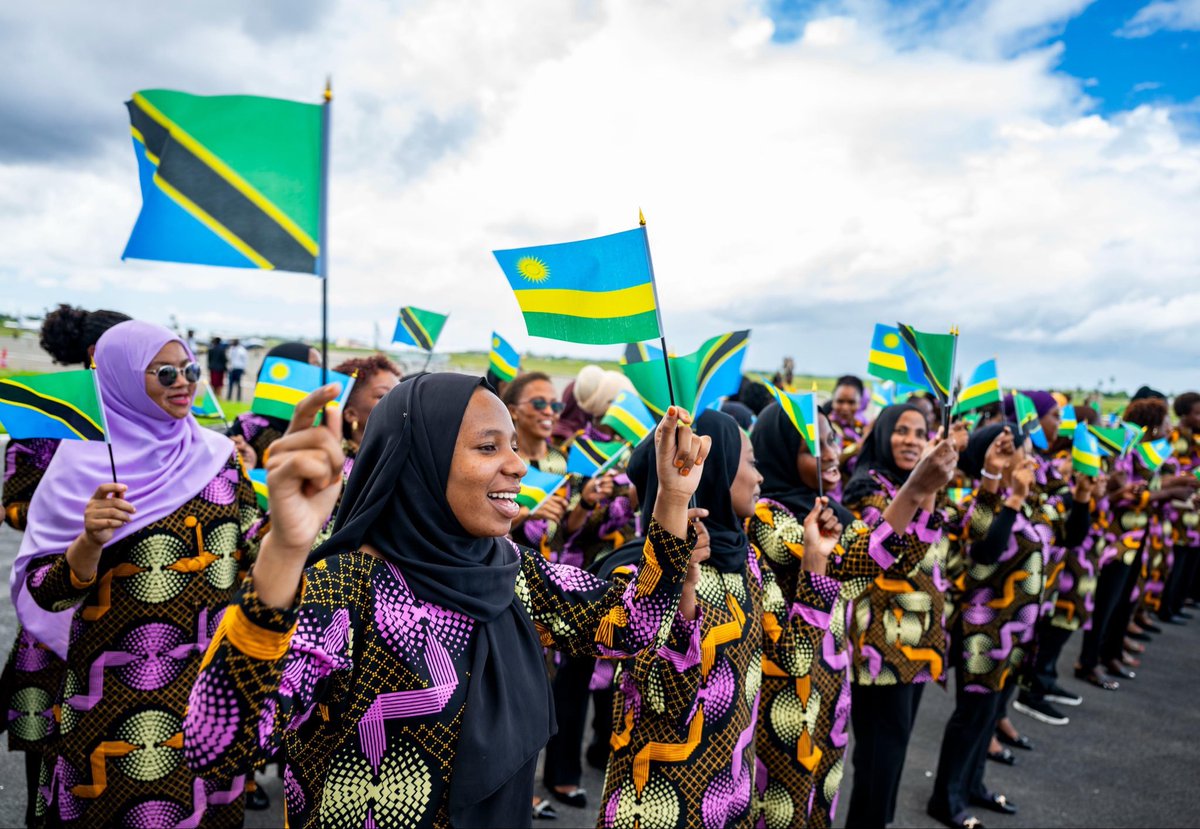 FelixMugenzi's tweet image. #Rwanda #Tanzania, one people

The two countries enjoy strong, strategic bilateral relations.