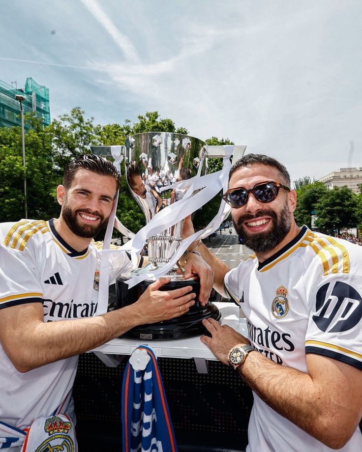 pEtErfC tweet media