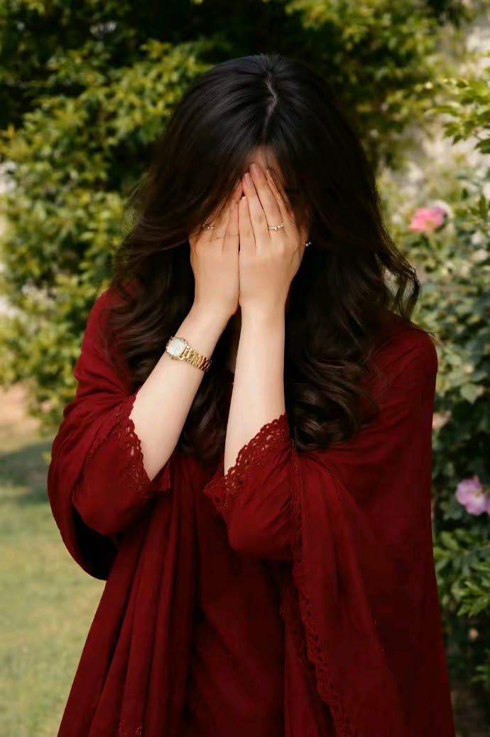 aroo__hun's tweet photo. کیسی لگ رہی ہوں ضرور بتائیں https://t.co/WwGOqi6cJN