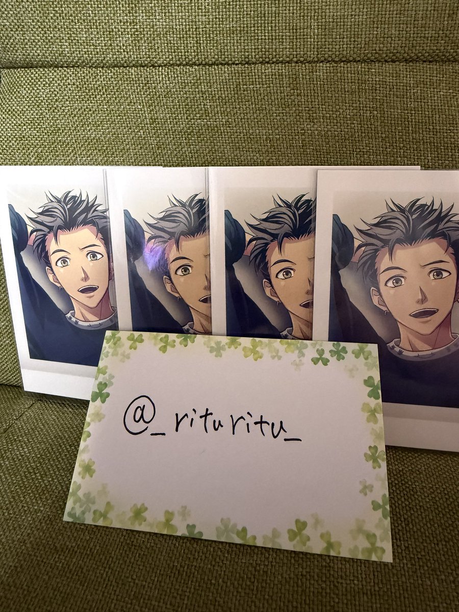 律 tweet media