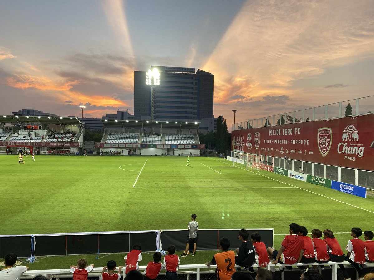 eltplanning's tweet photo. Again, lovely sky here at Police Tero! 1-0 up too! https://t.co/ytMX24YrI9