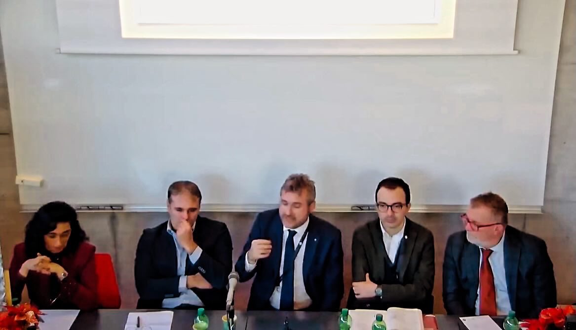 CattedraRosmini's tweet photo. Durante il Convegno “Quale libertà? Quale democrazia? L’analisi rosminiana della società moderna”, con @AntonioCampati abbiamo approfondito le proposte del libro di Salvo Muscolino “Antonio Rosmini filosofo della ‘restaurazione’”: 
https://t.co/koJTJZ0RDd @USI_university @Unicatt https://t.co/Csz1a5Mz9R