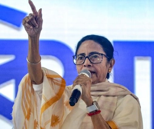 RashidGufrani31's tweet image. क्या Mamata Banerjee फिर रचेंगी इतिहास चौथी बार बनेगीं बंगाल की CM ? 🤔

○ हाँ, दीदी का जलवा बरकरार 🔥
○ नहीं, इस बार बदलेगा खेल 

#MamataBanerjee #WestBengal #BengalElections #TMC #BJP #Electionresult #vote2026