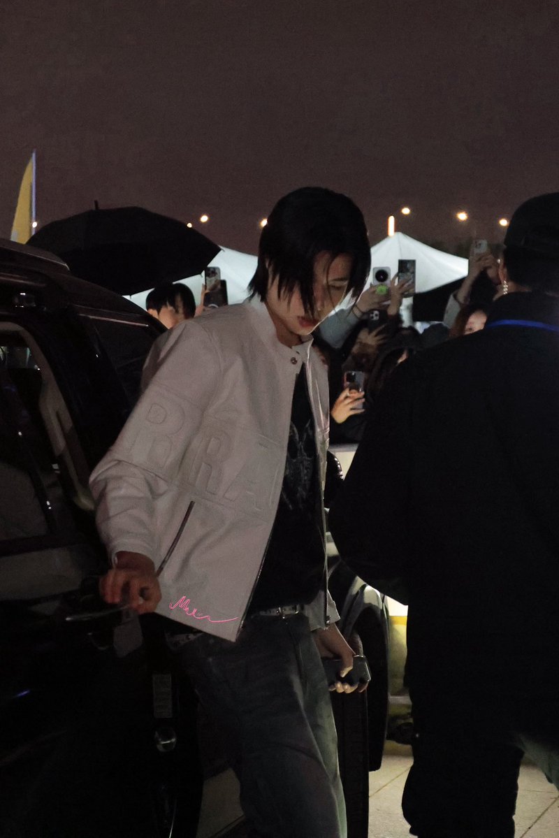 M1A4uuu's tweet image. 260503 출근

#LNGSHOT #롱샷
#LOUIS #루이