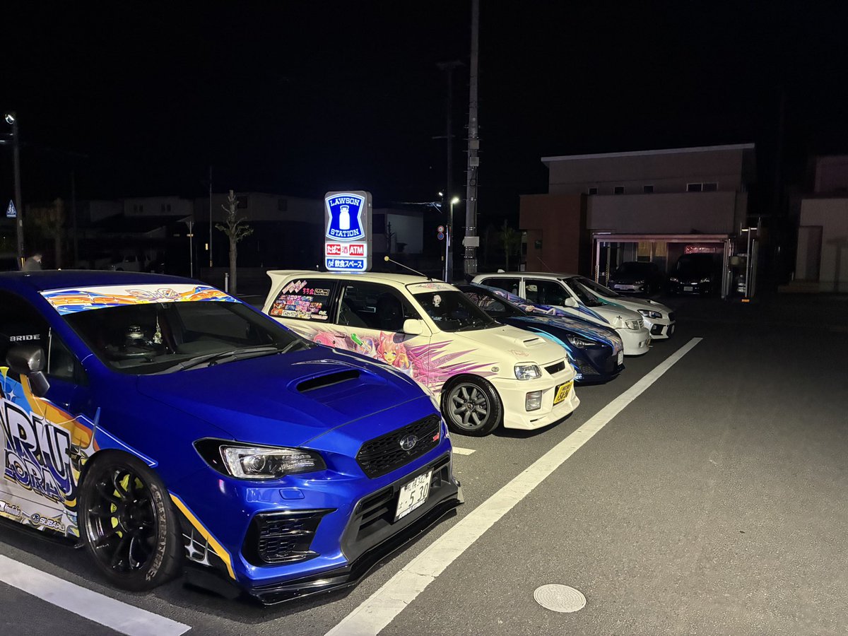 しー tweet media
