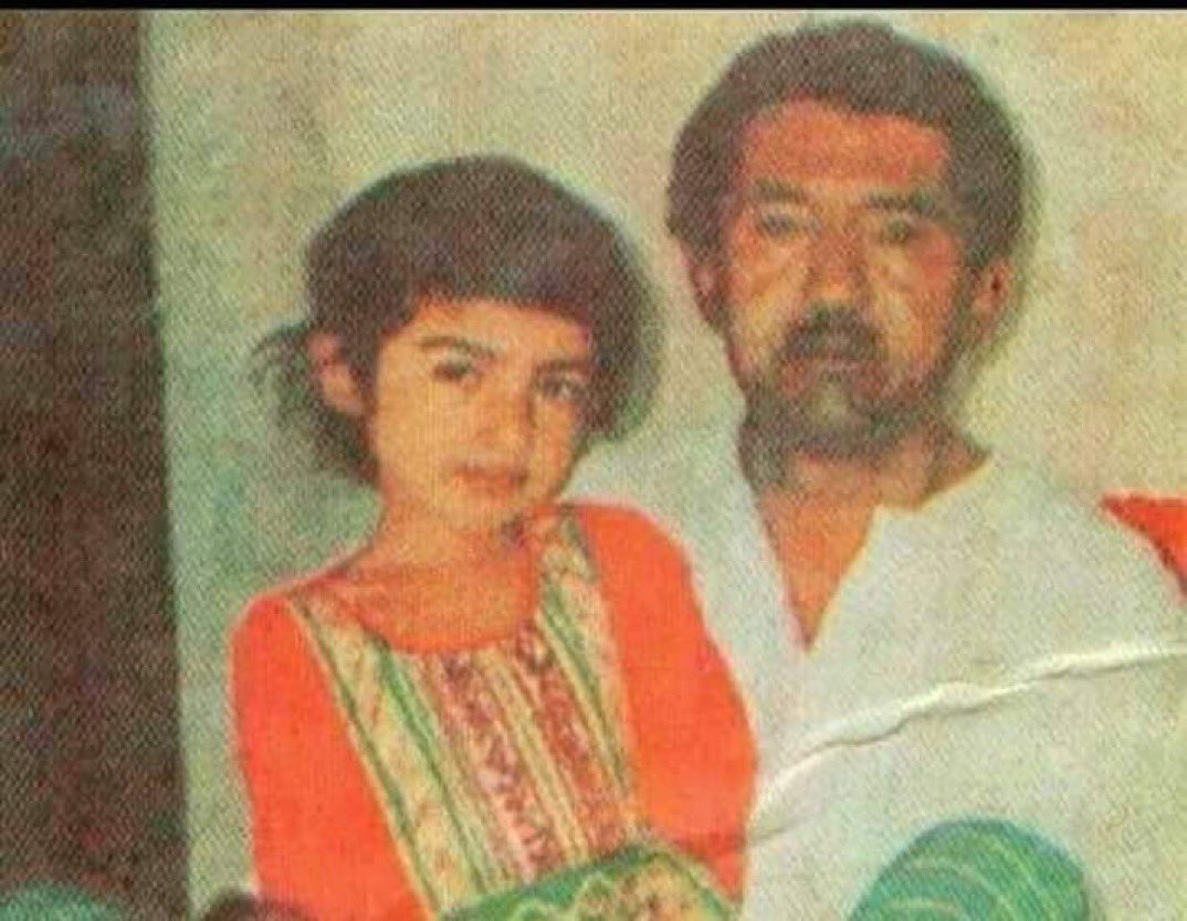 ہندوں کو خوش کرنے کے لئیے ، 
آپ نے بیٹی کا نام اندرا رکھا ہے ، میجر 

آريسر صاحب کي جڏهن 1992 ۾ پنهنجي گهران کنڀو ويو هو، 
#TributeToAbdulWahidAresar