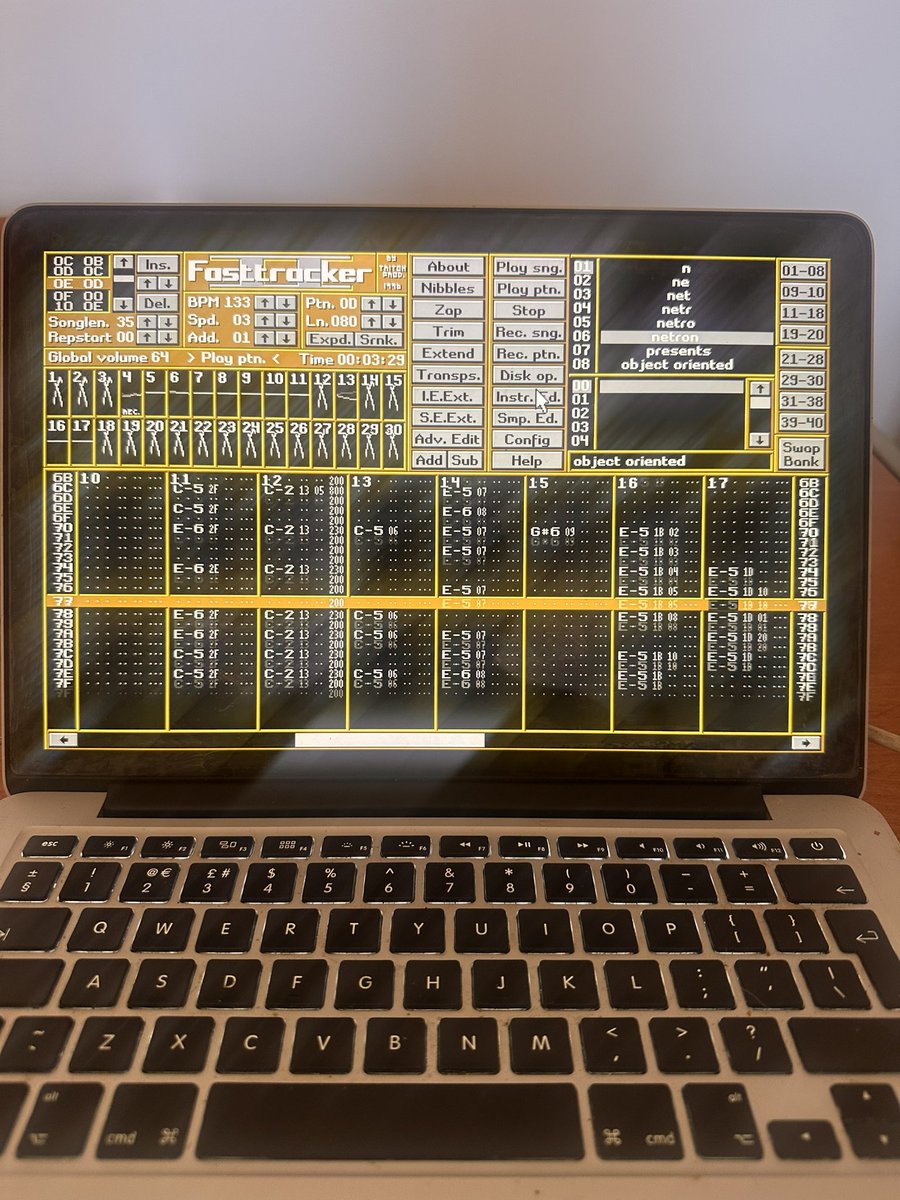 nijineko33's tweet image. Back to the old skool. 

Just for the hell of it.  😁😁😁

#fastracker #1990s #retro